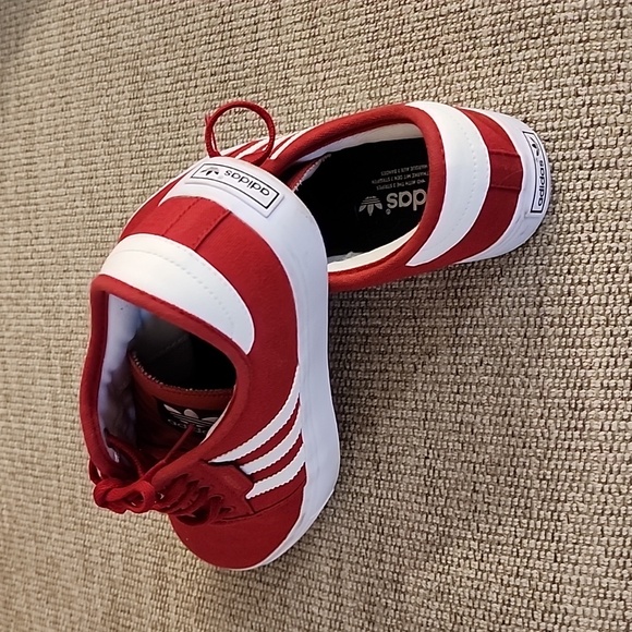 Shoes - Picture 2 of 4